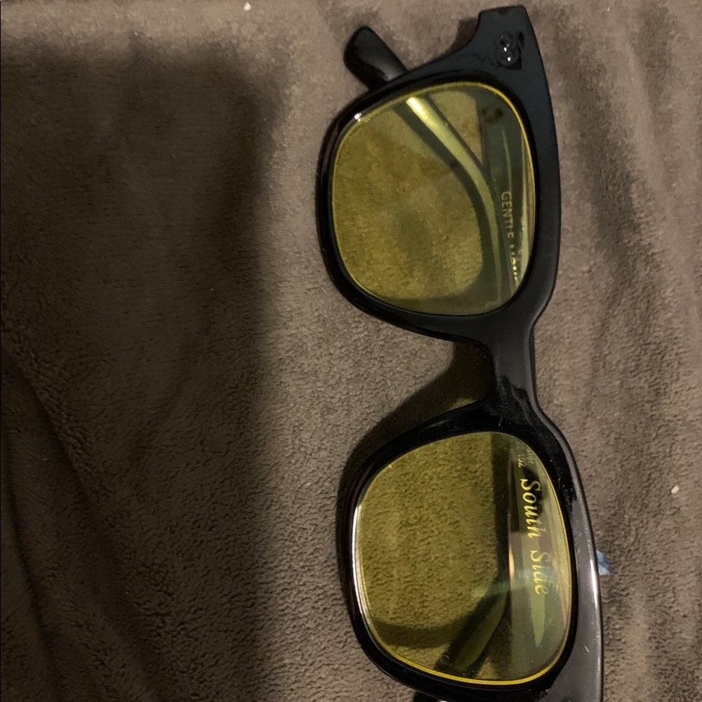 Square yellow Len glasses